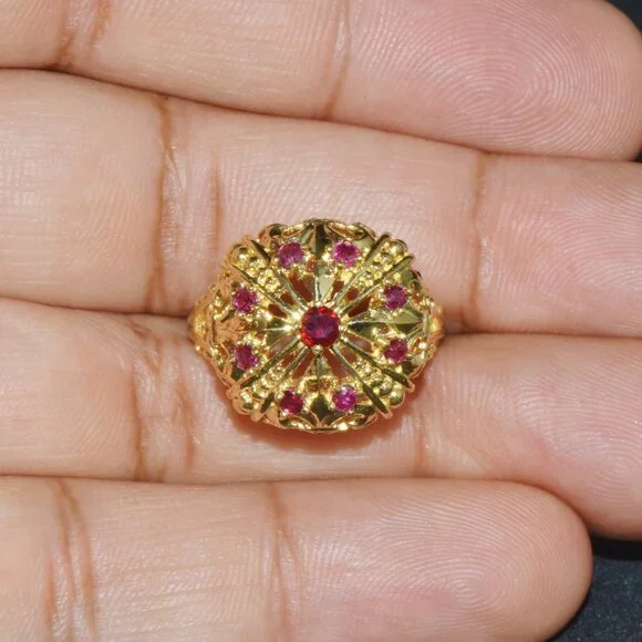 Vintage Franklin Mint Natural Ruby 18K 750 Solid Gold Etruscan Crown Dome Ring